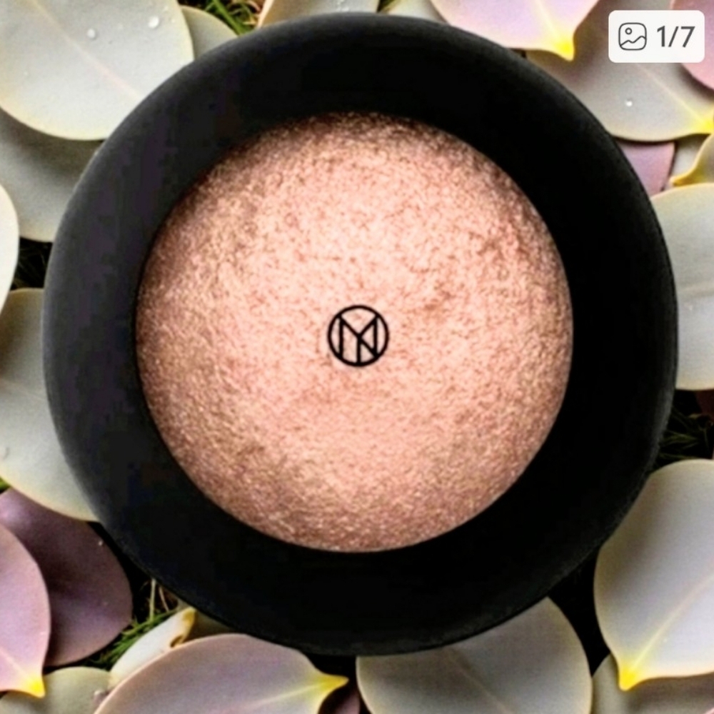 ✳️4/$20 NWT In Box!! ILMakiage Mineral Baked Clay Highlighter Shade "Gimme More"
